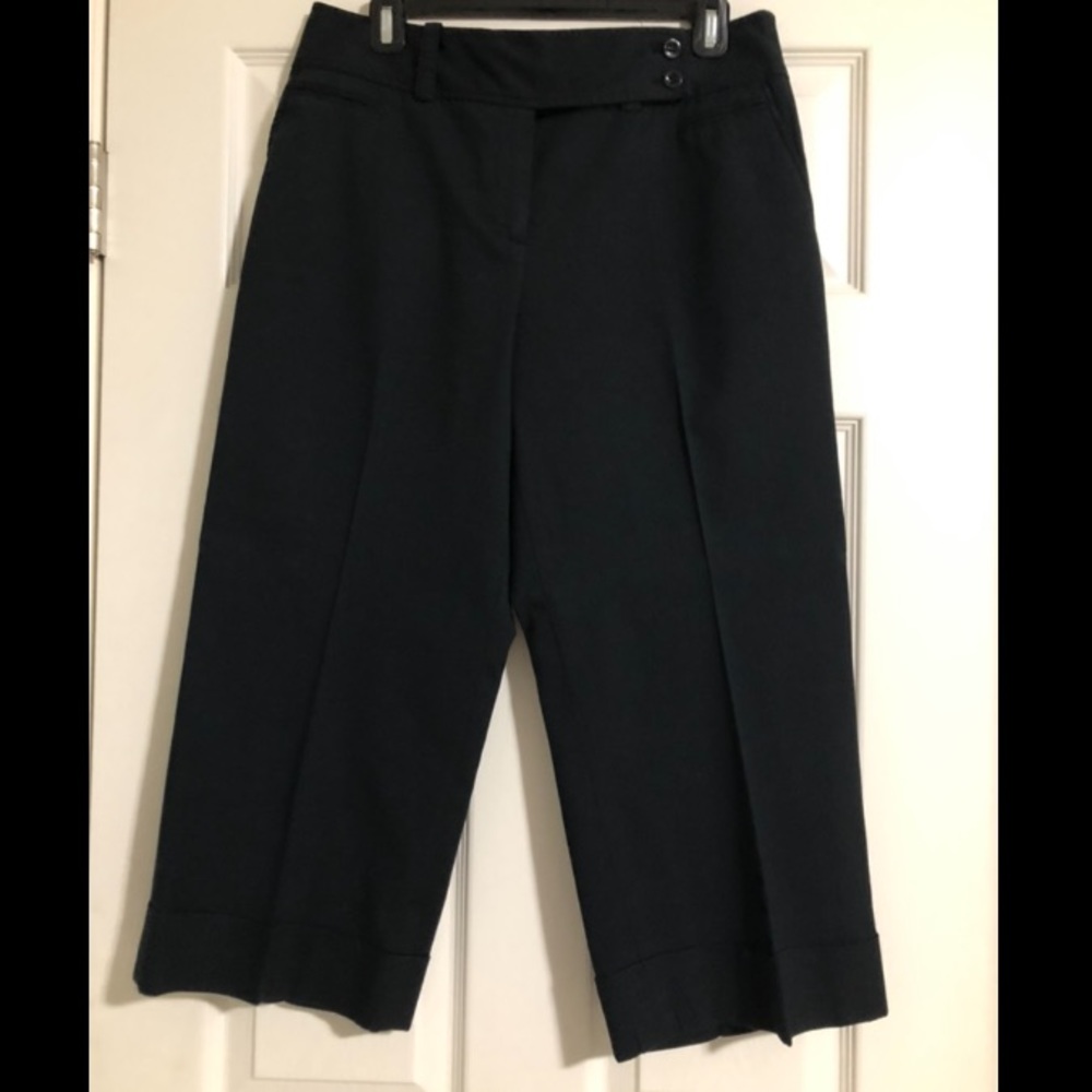 ✨EUC Ann Taylor Capris✨